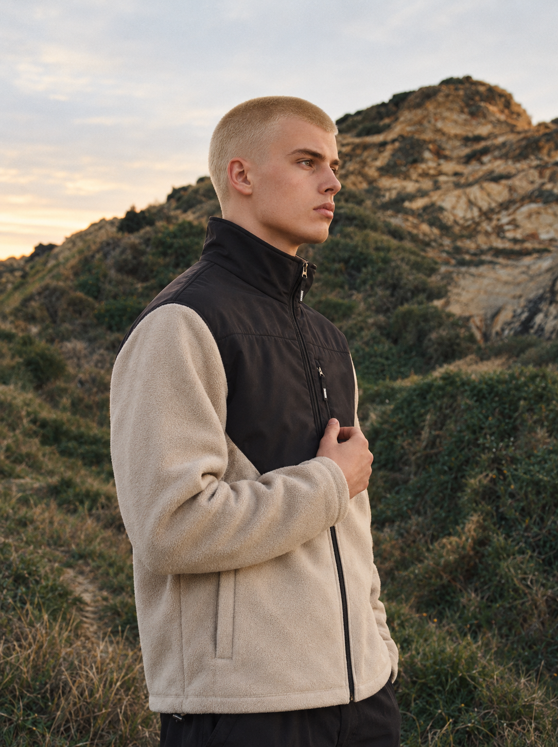 TNBG. Fleece Jacket Beige