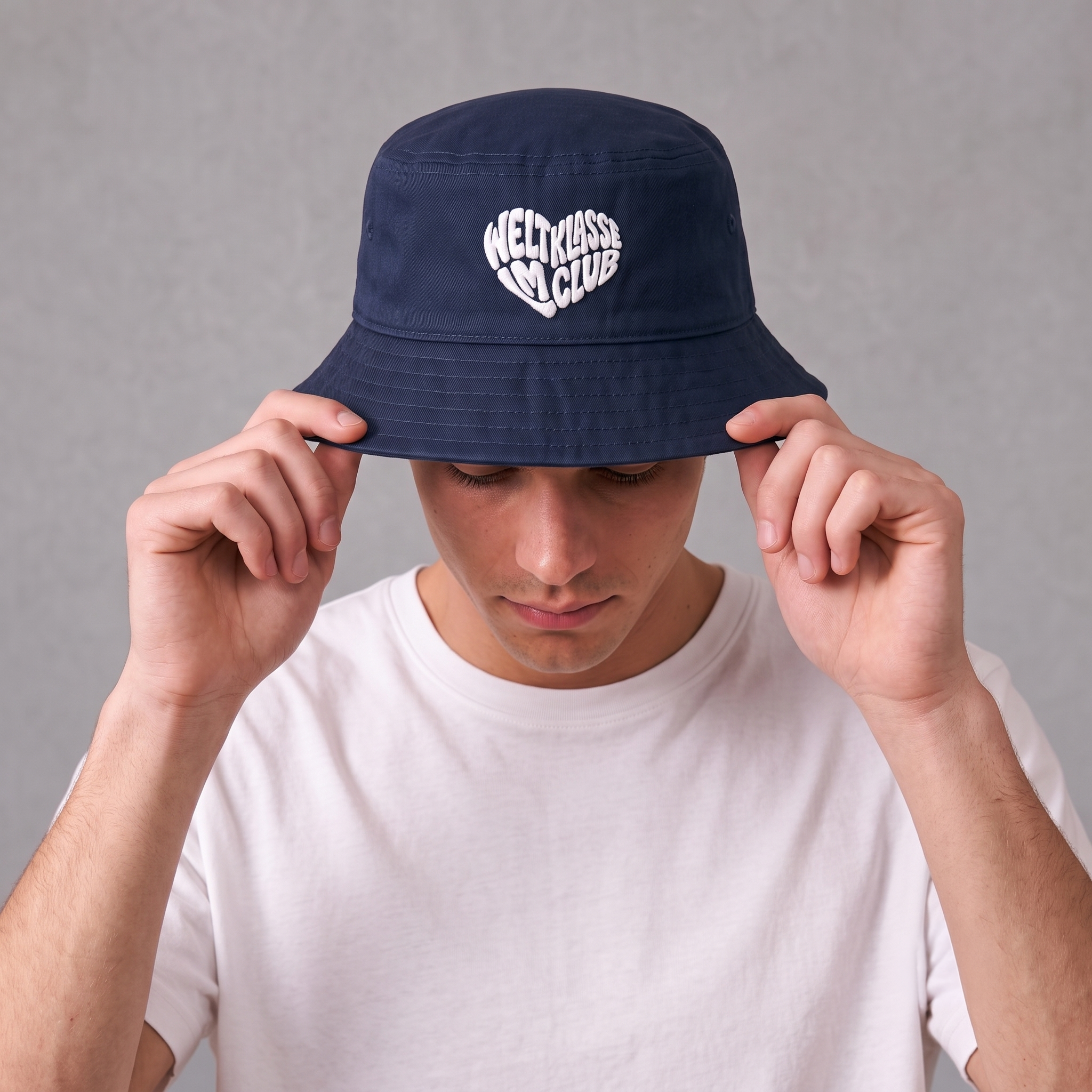 Weltklasse Heart Bucket Hat Navy