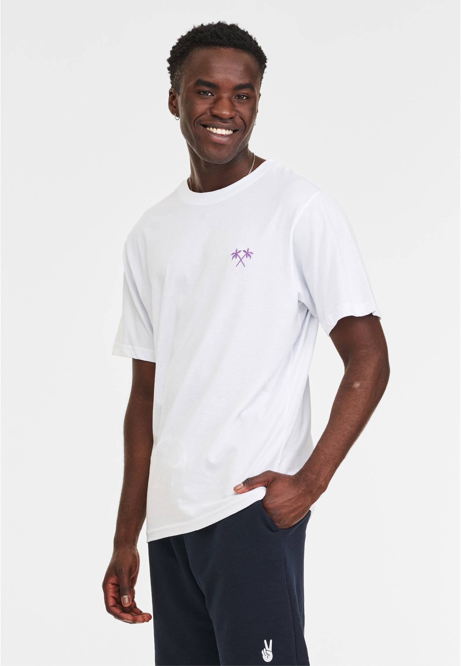 T-SHIRT WEISS MIT PALMEN STICKEREI